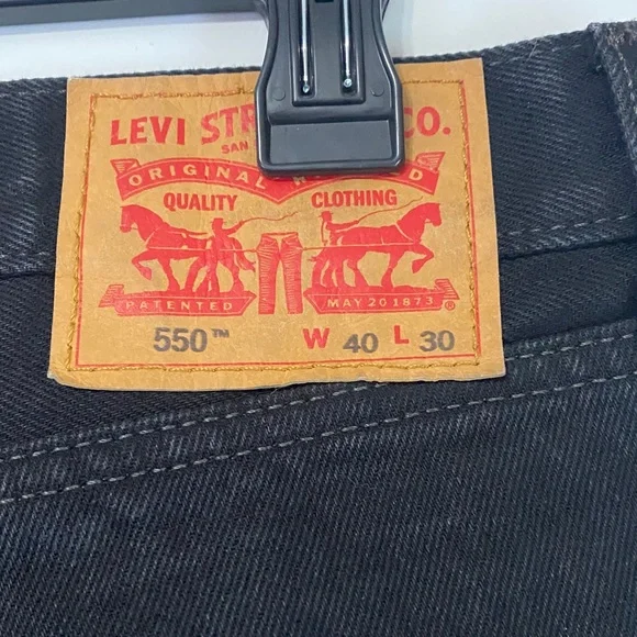 Levi's Men's Black Relaxed Jeans - Picture 2 of 5
